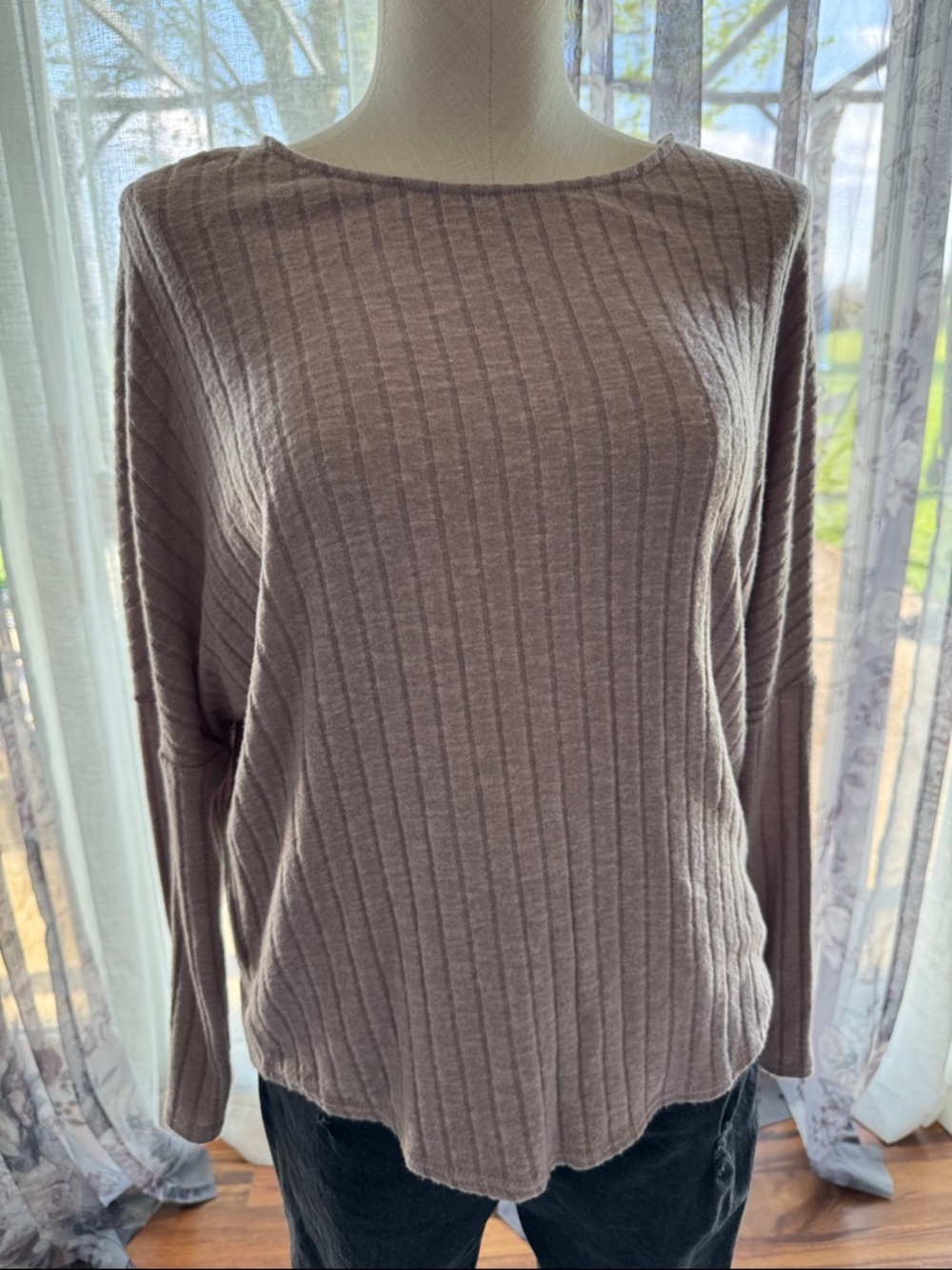 Green Envelope Ribbed Crewneck Sweater in Taupe Brown